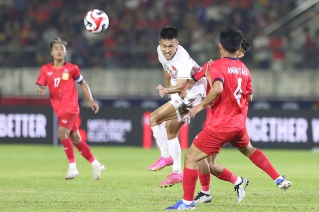 Thắng áp đảo Lào, Việt Nam dẫn đầu bảng B AFF Cup 2024